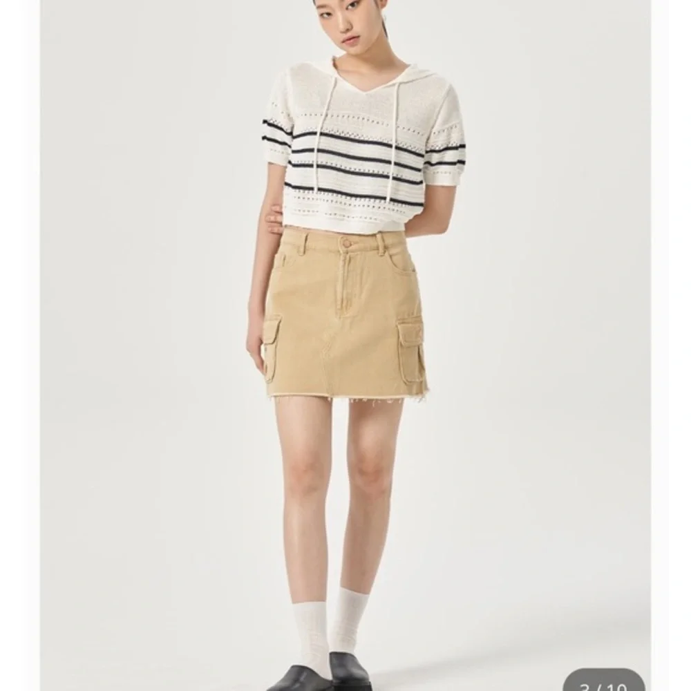 Fray Beige Denim Mini Skirt Cargo Pockets Casual Closet Staple Fringe Size M‎
